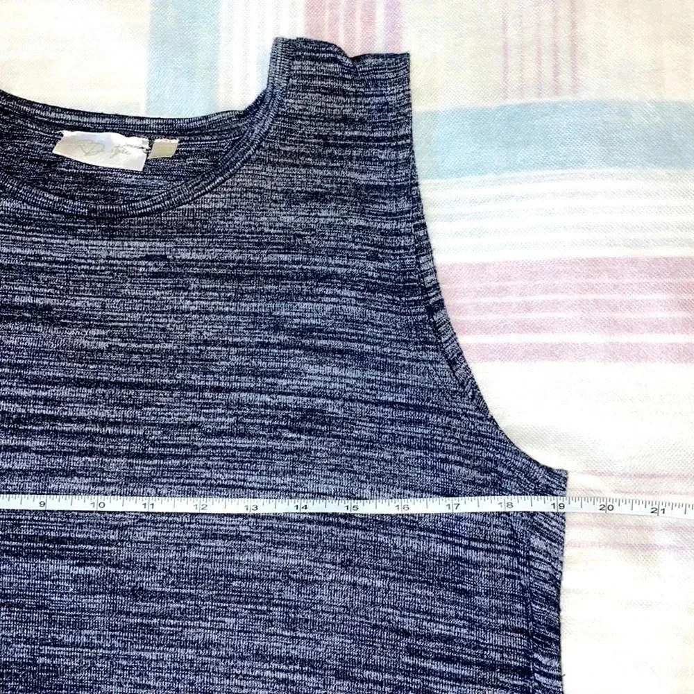 💋💄 Stylish 💄💋Top with Open  Back 💄💋 - Picture 3 of 9